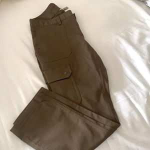 Duluth Trading women’s cargo work khakis. Sz 8x31